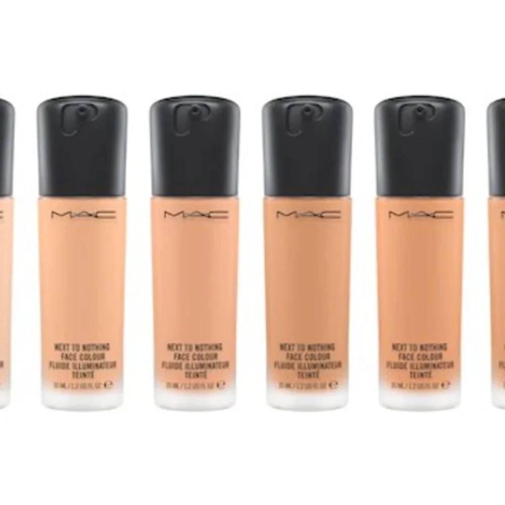 MAC // next to nothing face colour medium